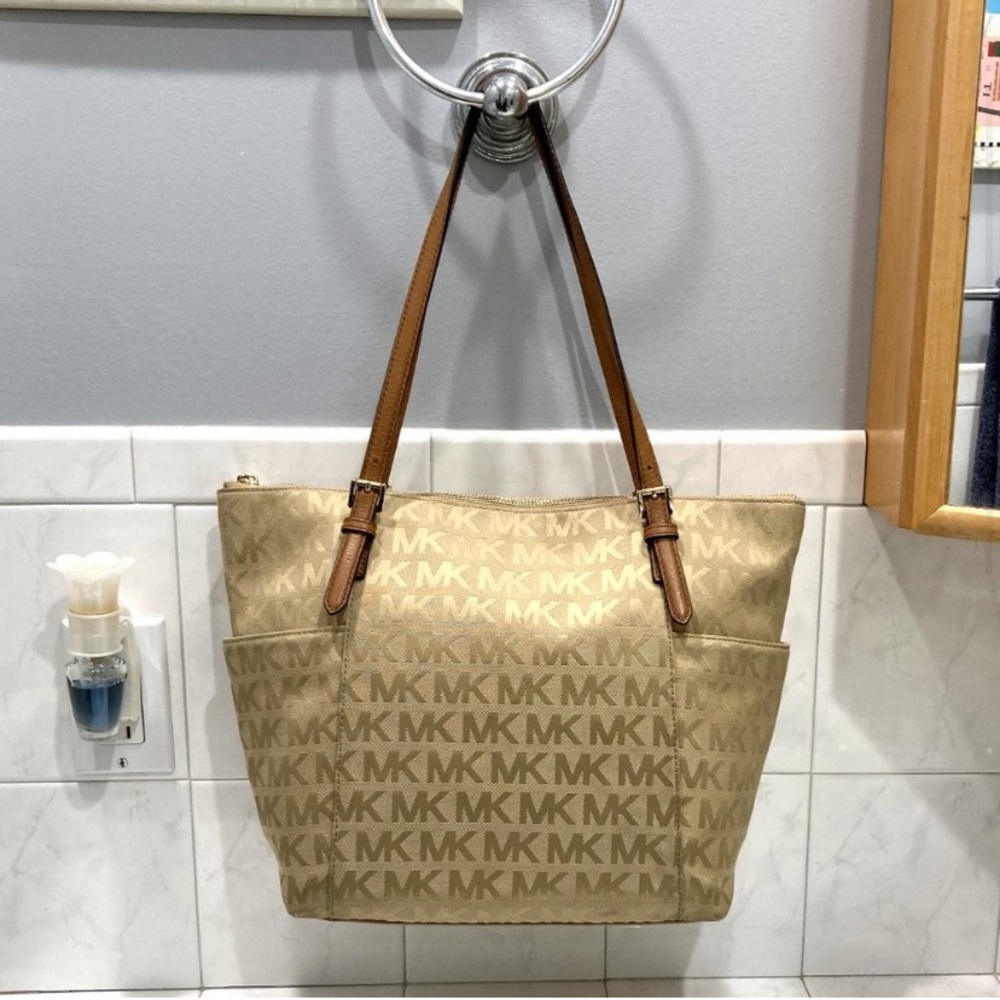 Michael Kors Jetset Canvas Tote